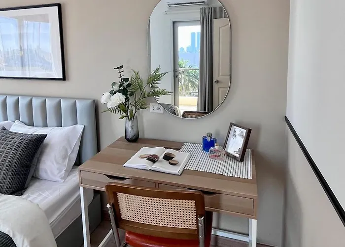 Apartment Modern W Pool & Gym - - Srinagarindra Bangkok