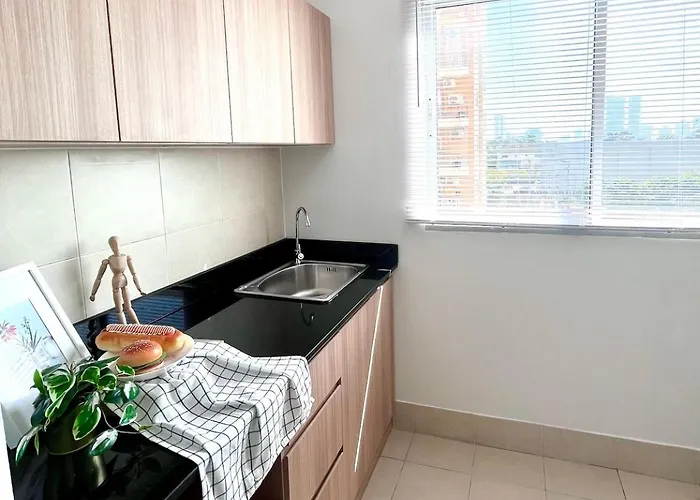 Modern W Pool & Gym - - Srinagarindra Apartment Bangkok