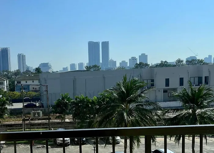 Modern W Pool & Gym - - Srinagarindra * Bangkok