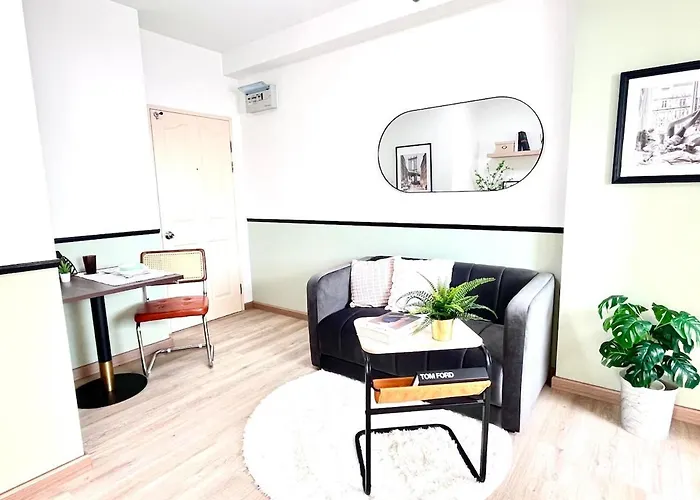 Modern W Pool & Gym - - Srinagarindra Apartment *
