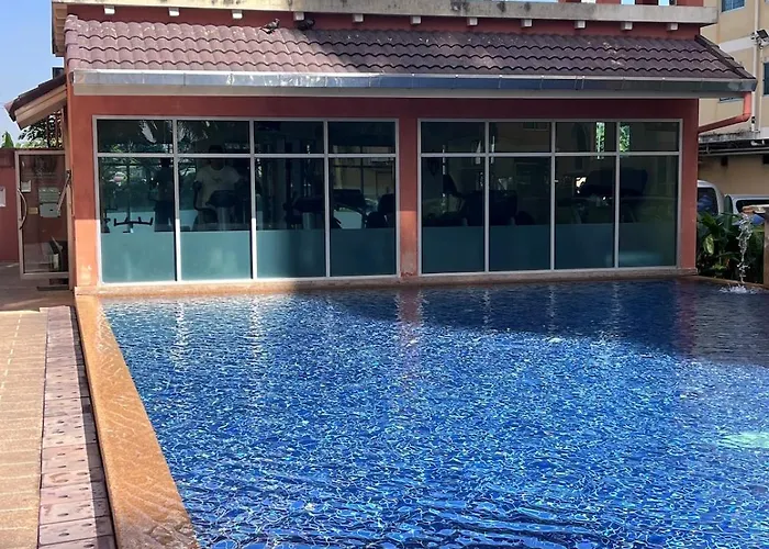 Modern W Pool & Gym - - Srinagarindra * Bangkok